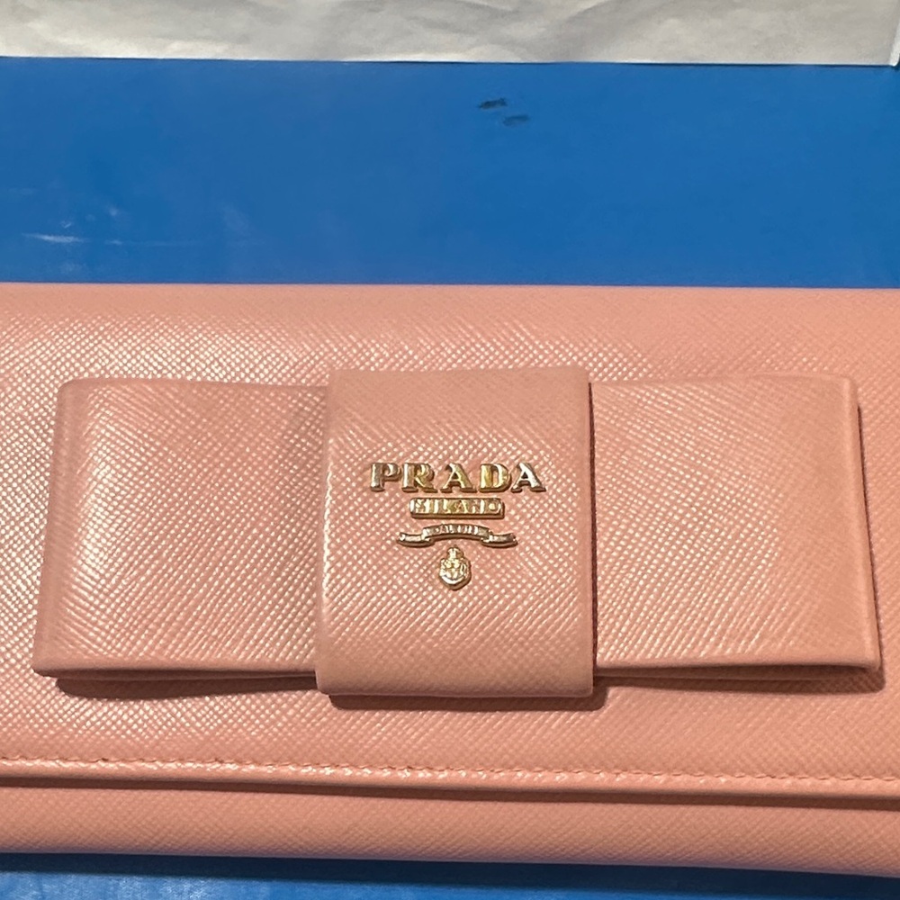 Prada Pink Saffiano Bow Continental Wallet with Gold Logo Box COA - Picture 3 of 14